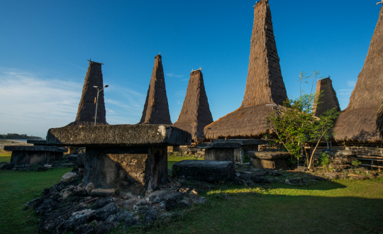 5 Days South West – West – East Sumba